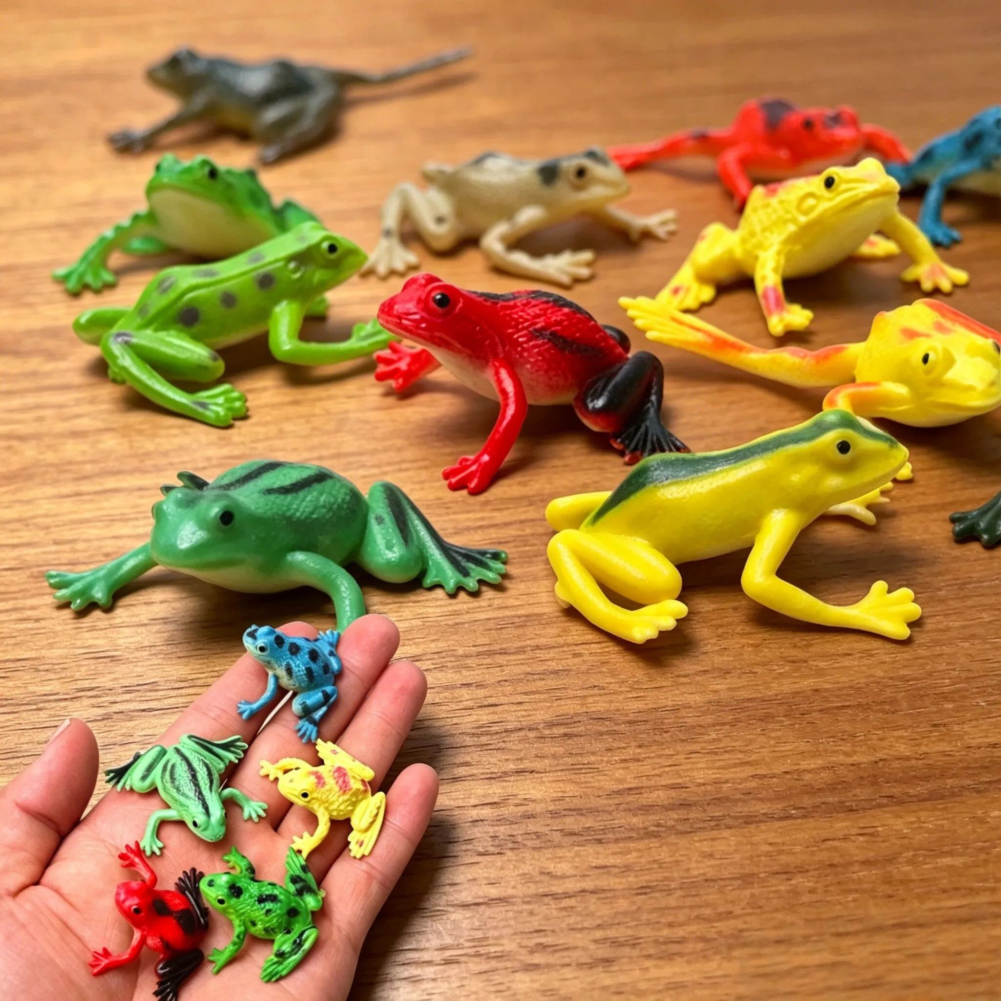 12 Buah Patung Katak Realistis - Hobby Is Science ulasan dan harga